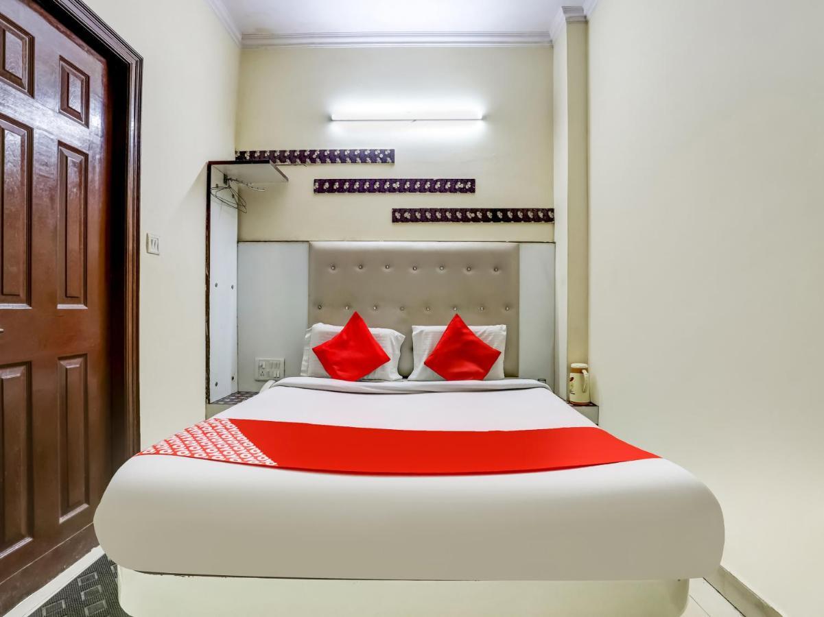 Oyo 75948 Hotel Tushar Continental Yeni Delhi Dış mekan fotoğraf