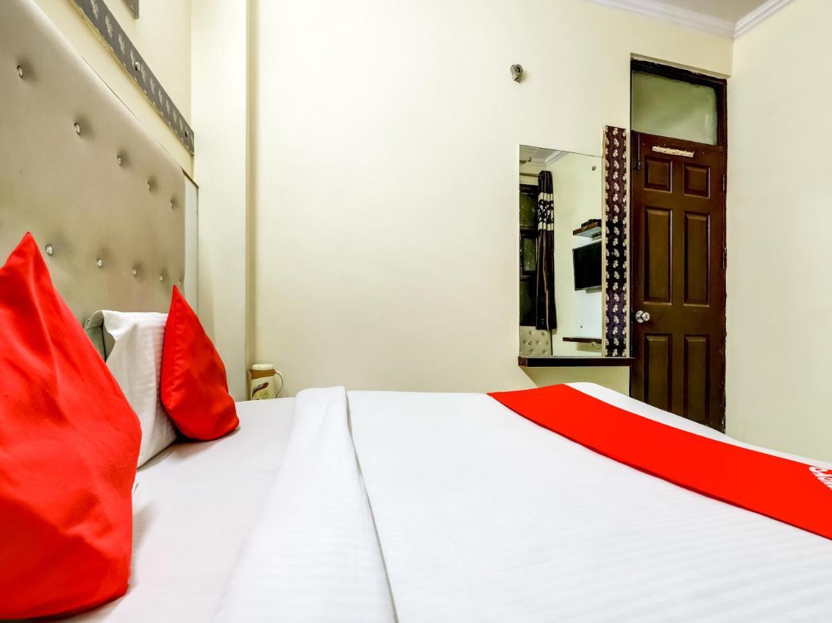 Oyo 75948 Hotel Tushar Continental Yeni Delhi Dış mekan fotoğraf