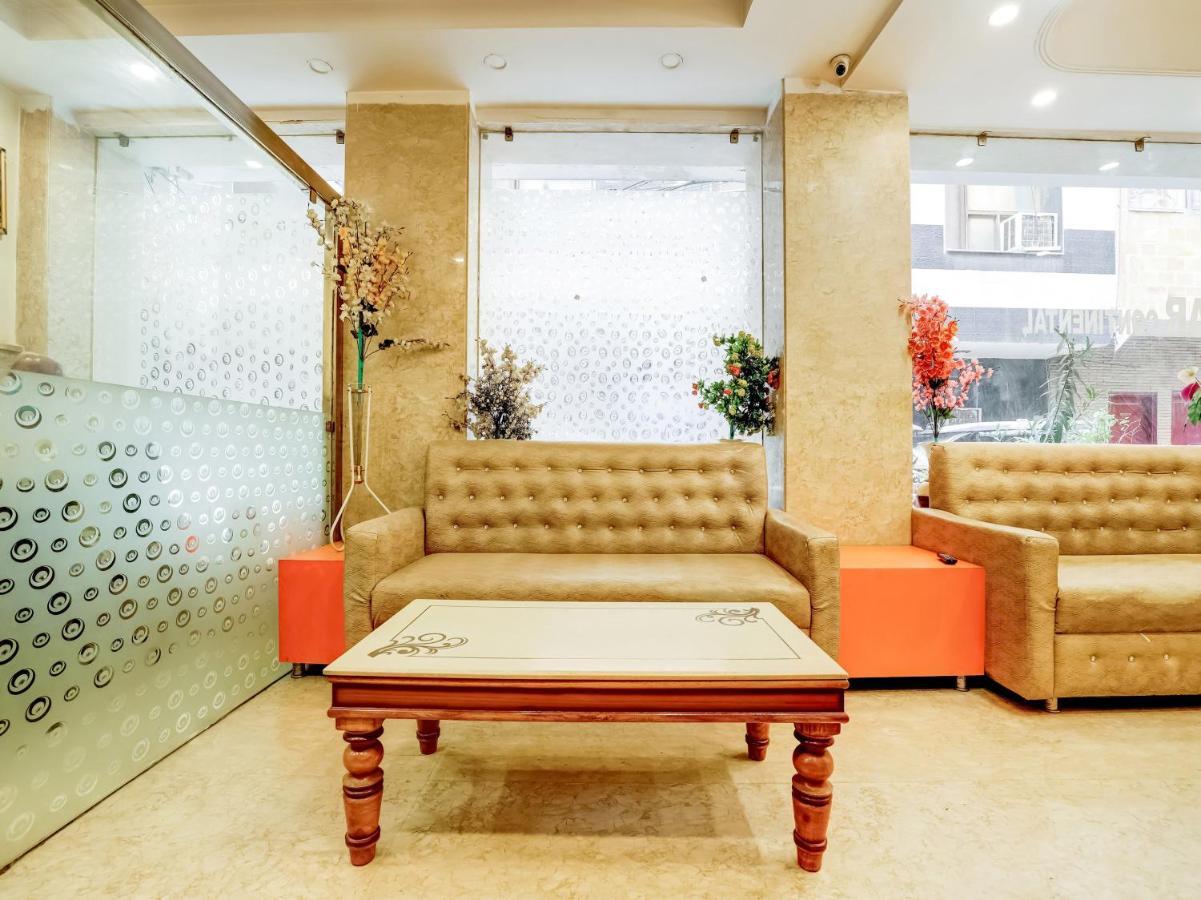 Oyo 75948 Hotel Tushar Continental Yeni Delhi Dış mekan fotoğraf