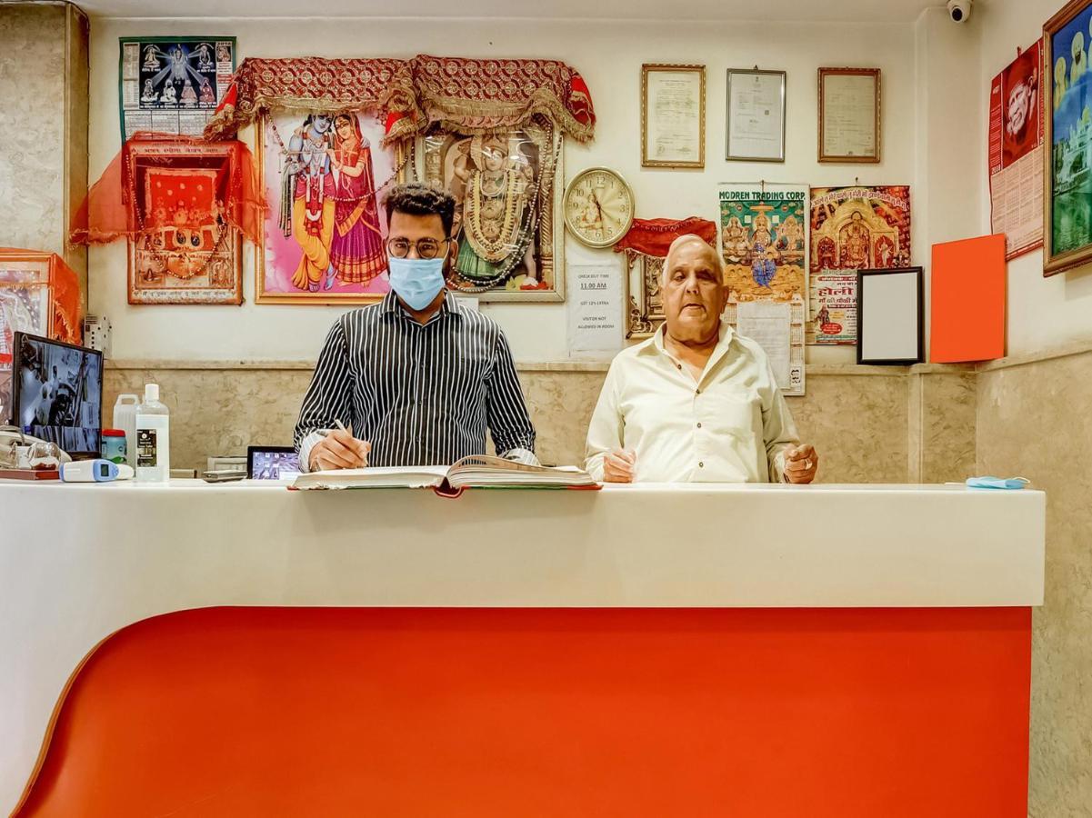 Oyo 75948 Hotel Tushar Continental Yeni Delhi Dış mekan fotoğraf