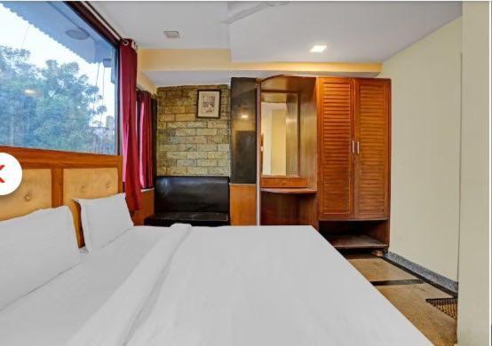 Oyo 75948 Hotel Tushar Continental Yeni Delhi Dış mekan fotoğraf