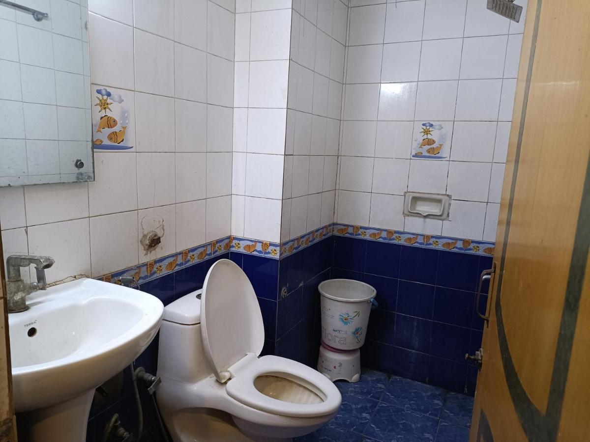 Oyo 75948 Hotel Tushar Continental Yeni Delhi Dış mekan fotoğraf