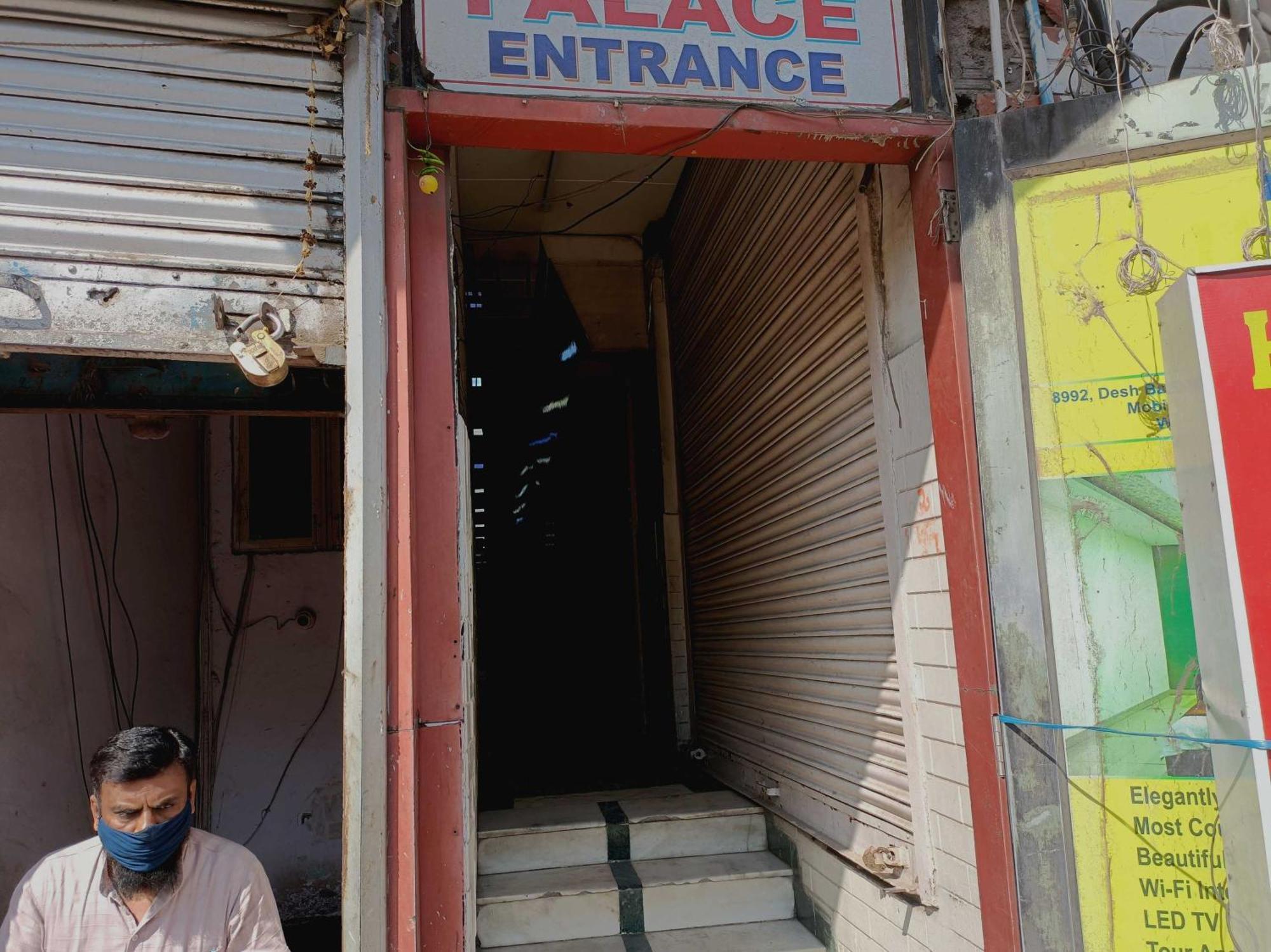 Oyo 75948 Hotel Tushar Continental Yeni Delhi Dış mekan fotoğraf