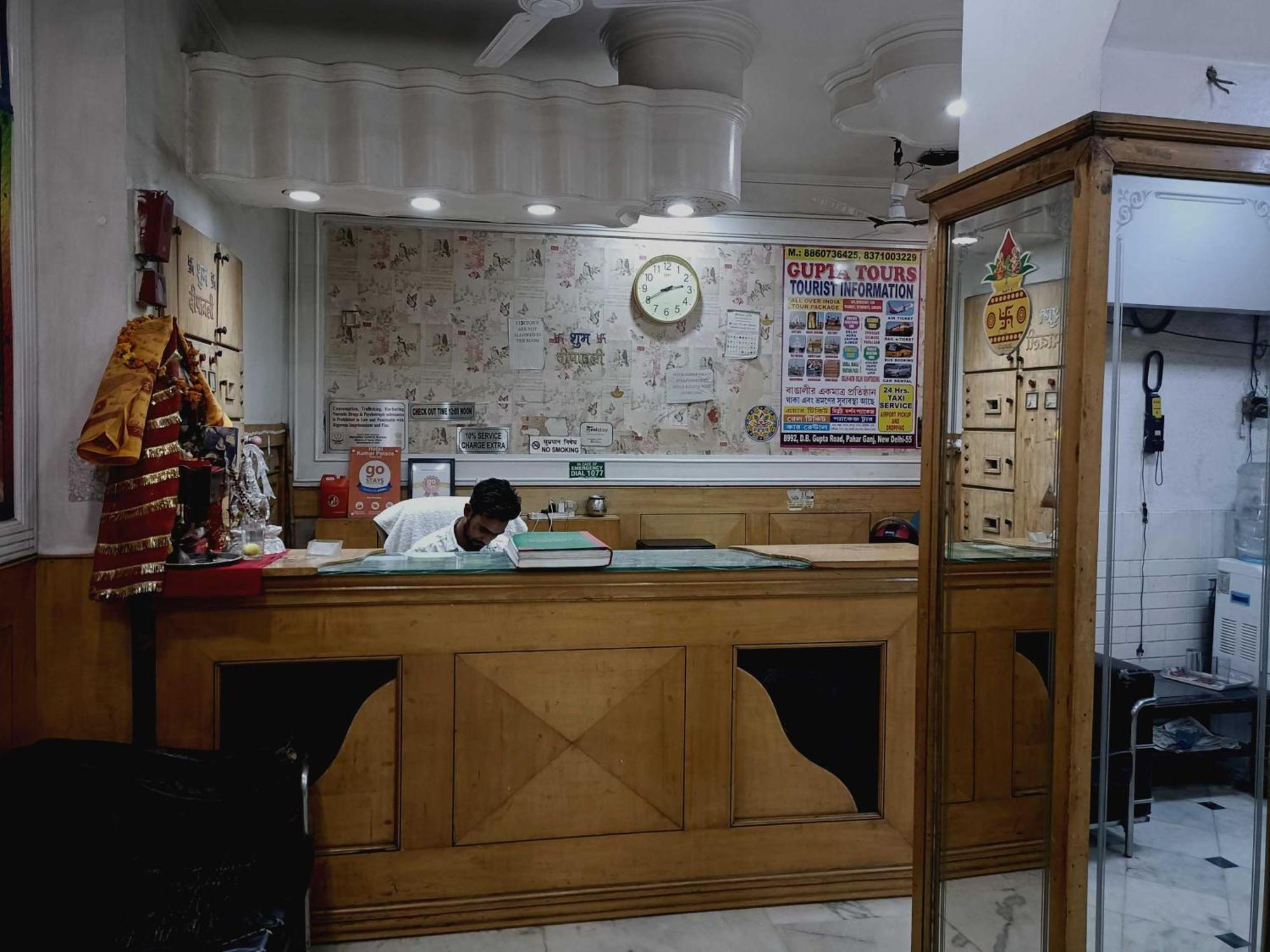 Oyo 75948 Hotel Tushar Continental Yeni Delhi Dış mekan fotoğraf
