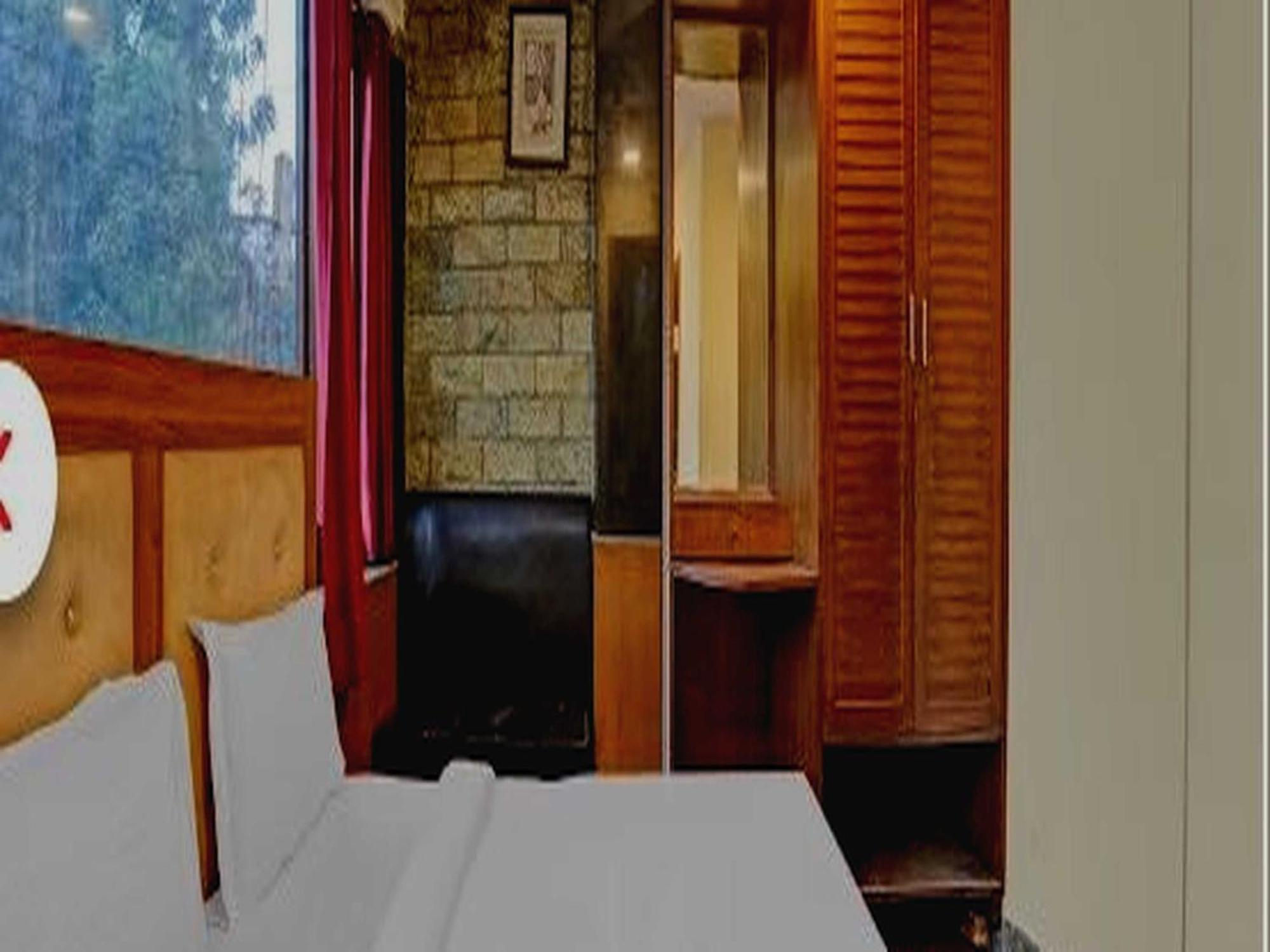 Oyo 75948 Hotel Tushar Continental Yeni Delhi Dış mekan fotoğraf