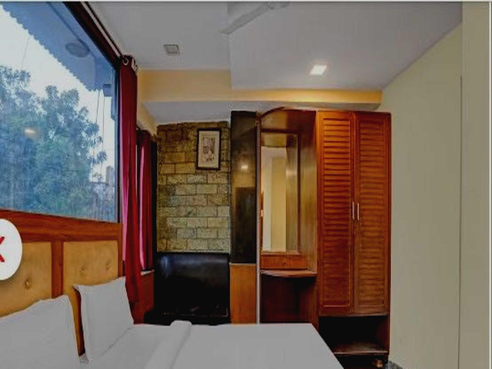 Oyo 75948 Hotel Tushar Continental Yeni Delhi Dış mekan fotoğraf